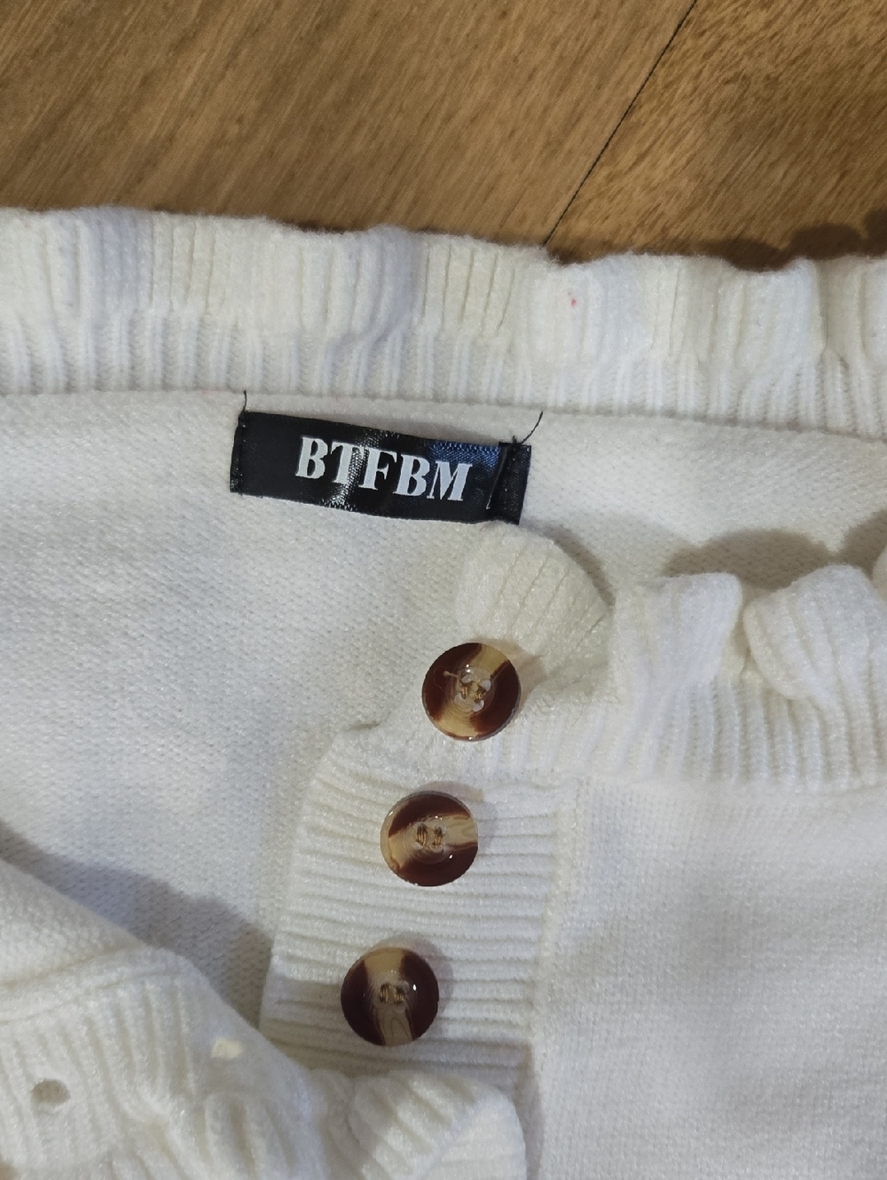Viral Ruffle Sweater BTFM Large - Picture 2 of 3